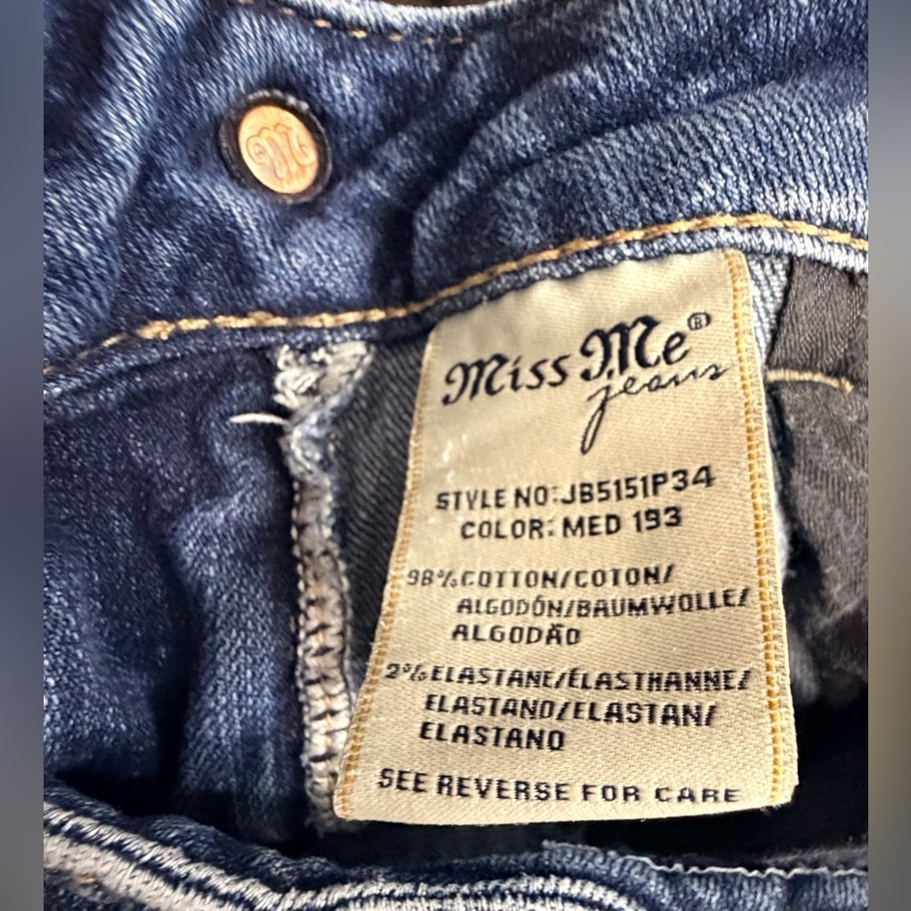 Miss Me Jeans Boyfriend Womens 28 JB5151P34 Cuffed Capri Distressed Rhinestone - Picture 6 of 10